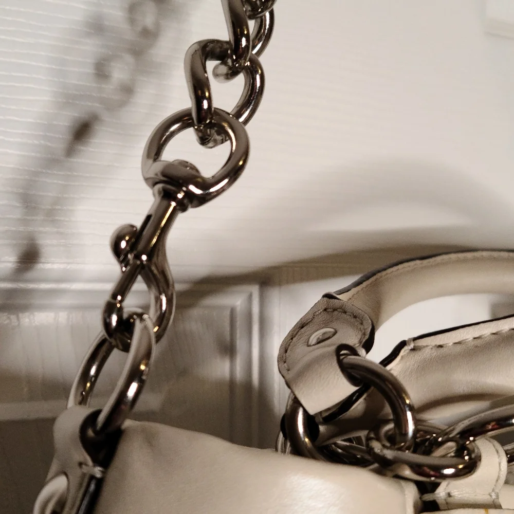 LIMITED EDITION! Coach Bonnie Cashin White & Silver Metallic Medallion Bag 13376 - Picture 6 of 16